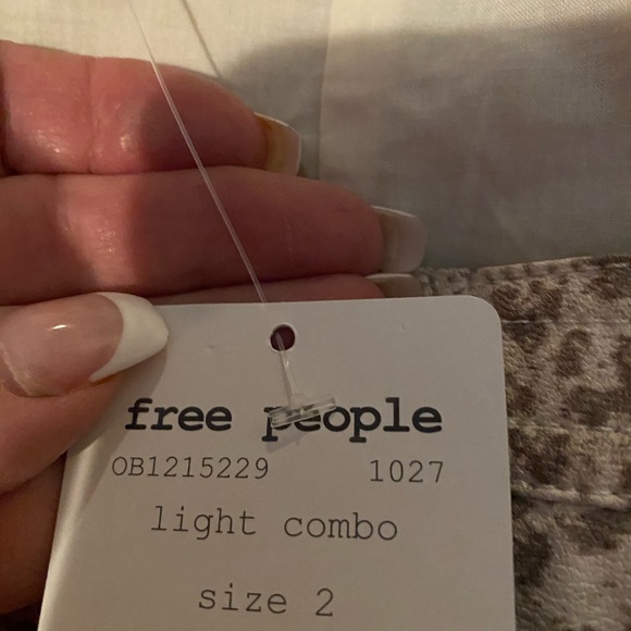 Free People crop top with embroidery detail - Picture 8 of 8